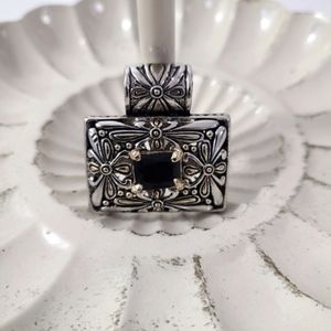 Black tone onyx floral pendant